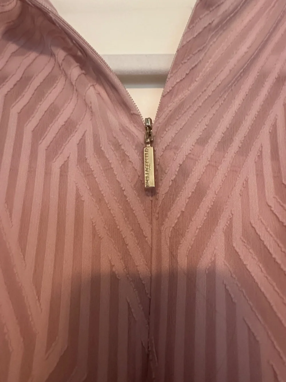 Karl Lagerfeld Paris Pink Ruffle Dress Size 8 | Chiffon Tie Waist Feminine Weddi - Picture 5 of 6